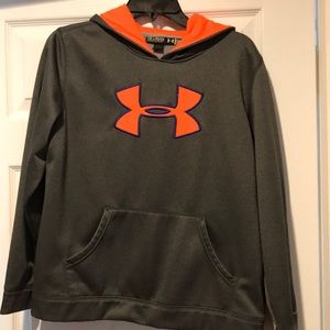 Gray youth Under Armour sweatshirt